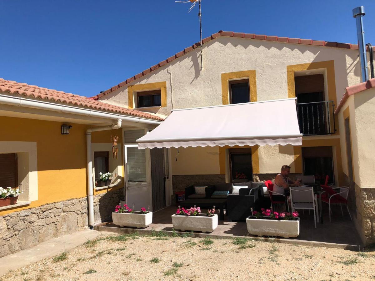 Casa Rural Los 7 Pinos De Gredos Navarredonda de Gredos Luaran gambar